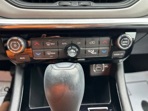 Used 2023 Jeep Compass Limited w/ Sun and Sound Group AWD/4WD image 18
