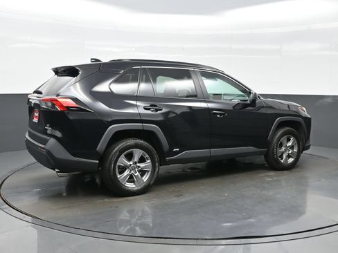 Used 2023 Toyota RAV4 LE AWD/4WD image 6