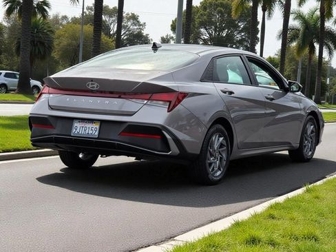 Certified 2024 Hyundai Elantra SEL image 5