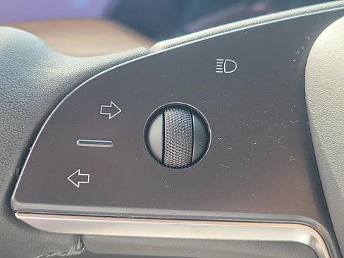 Used 2022 Tesla Model S image 21