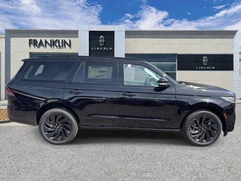 New 2026 Lincoln Navigator Reserve w/ Jet Appearance Package AWD/4WD image 8