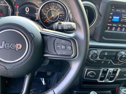 Used 2018 Jeep Wrangler Unlimited Sport S AWD/4WD image 23