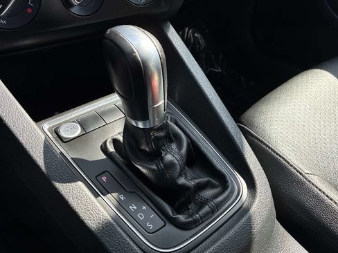 Used 2017 Volkswagen Jetta SE FWD image 28