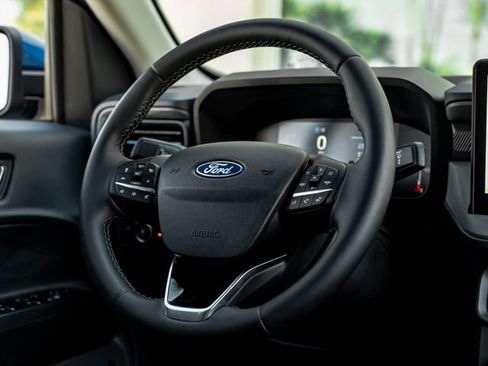 Used 2025 Ford Maverick Lobo AWD/4WD image 23