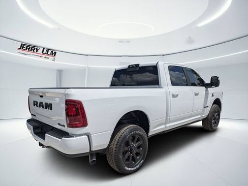 New 2026 RAM 2500 Laramie AWD/4WD image 3