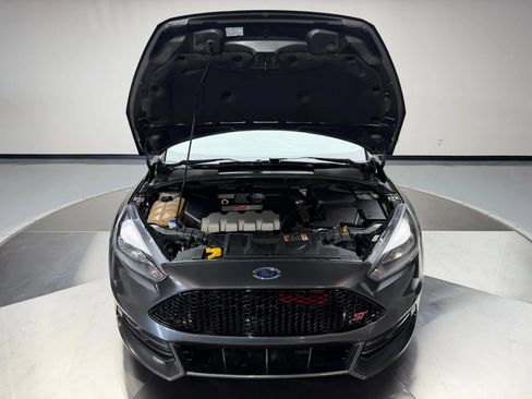 Used 2018 Ford Focus ST FWD image 11