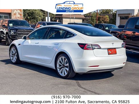 Used 2019 Tesla Model 3 Standard Range RWD image 2