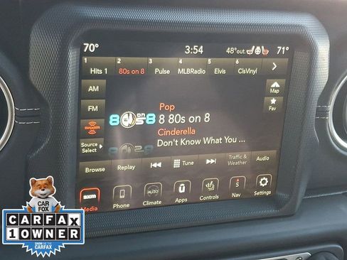 Used 2022 Jeep Wrangler Unlimited Sahara w/ Cold Weather Group image 18