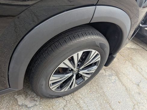 Used 2021 Nissan Rogue SV FWD image 10
