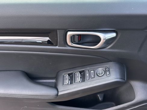 Used 2024 Honda Civic EX-L image 11