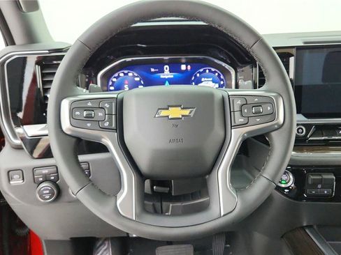 Used 2023 Chevrolet Silverado 1500 LT AWD/4WD image 40
