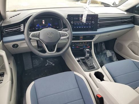 New 2026 Volkswagen Jetta SE FWD image 11