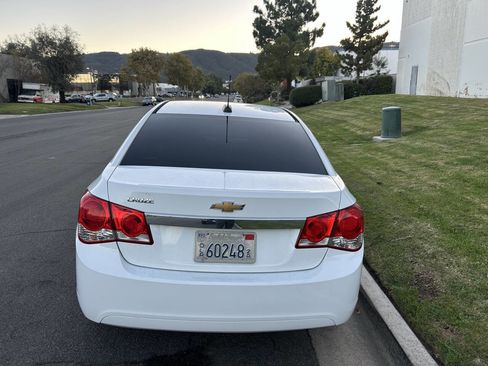 Used 2015 Chevrolet Cruze LS image 4