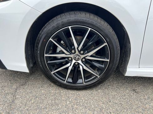 Used 2022 Toyota Camry SE image 18