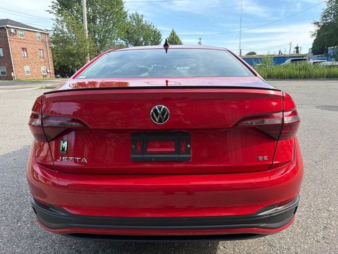 Used 2023 Volkswagen Jetta SE FWD image 6