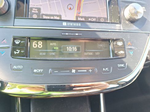 Used 2014 Toyota Avalon Limited image 29