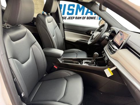 New 2026 Jeep Compass Limited image 28