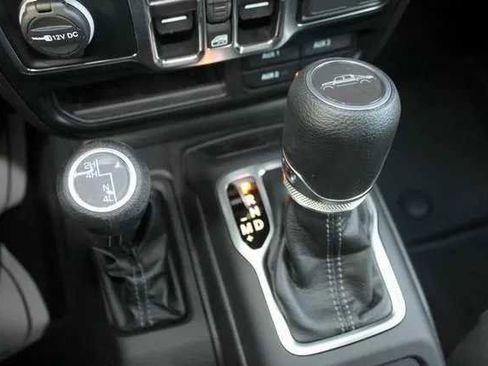 New 2024 Jeep Gladiator Sport image 25