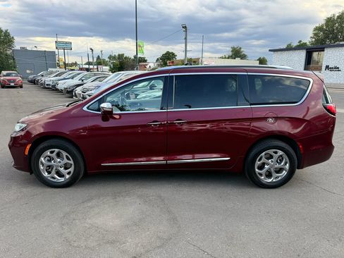 Used 2021 Chrysler Pacifica Limited w/ Premium & Safety Sphere Group AWD/4WD image 6