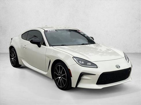 Used 2024 Toyota GR86 image 5