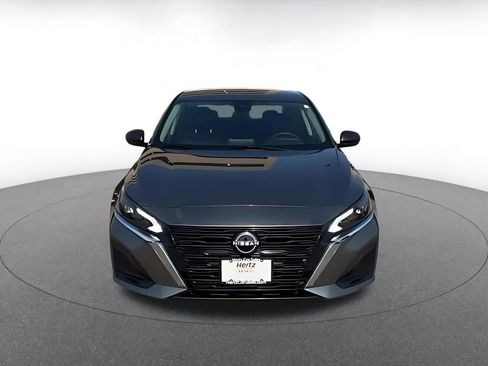 Used 2025 Nissan Altima 2.5 SV FWD image 4