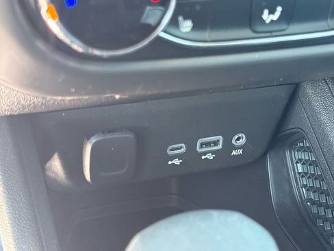 Used 2023 Chevrolet TrailBlazer LT FWD image 19