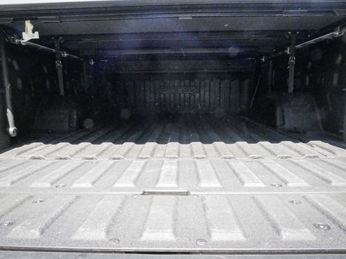 Used 2023 GMC Sierra 1500 AT4 w/ Technology Package AWD/4WD image 32