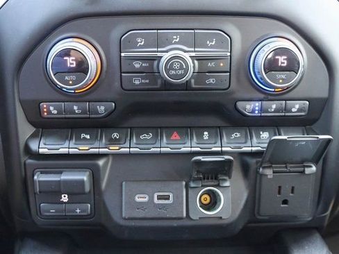 Used 2022 Chevrolet Silverado 1500 LTZ w/ LTZ Convenience Package II RWD image 25