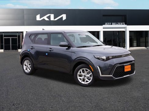 New 2025 Kia Soul LX image 1