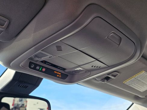 Used 2024 GMC Terrain SLE image 30