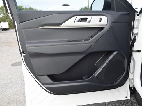 New 2026 Ford Explorer Active w/ Active Comfort Package RWD image 19