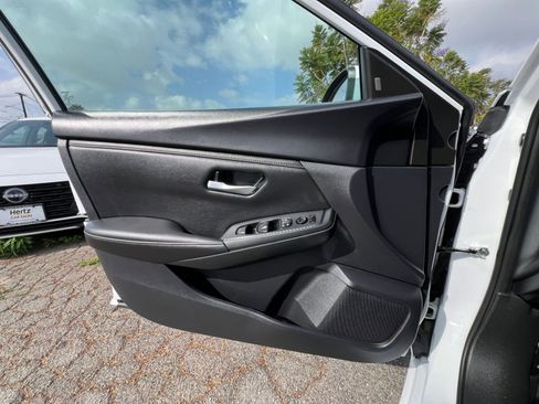 Used 2025 Nissan Sentra SV FWD image 18