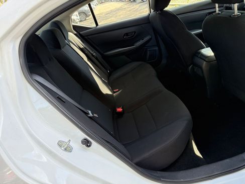 Used 2025 Nissan Sentra S image 32