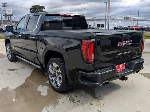 Used 2023 GMC Sierra 1500 Denali w/ Denali Reserve Package AWD/4WD image 2