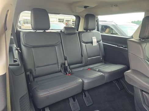 Used 2025 Ford Expedition Max Active RWD image 8