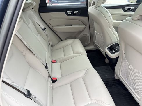 Certified 2023 Volvo XC60 B5 Ultimate w/ Climate Package image 29