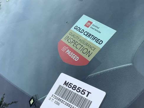 Used 2025 Toyota Sienna XSE FWD image 40