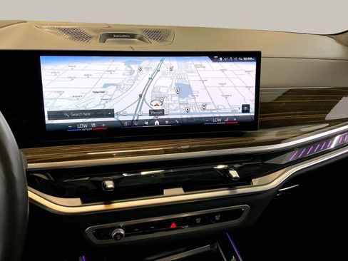 Used 2025 BMW X7 M60i AWD/4WD image 6