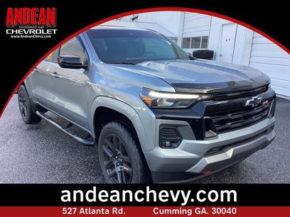 Used 2025 Chevrolet Colorado Z71 w/ Z71 Convenience Package 2