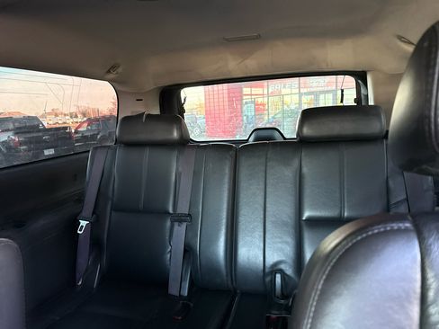 Used 2009 GMC Yukon XL SLT w/ SLT Chrome Edition image 13