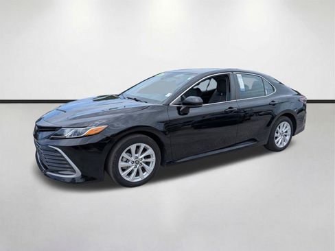 Used 2024 Toyota Camry LE FWD image 8
