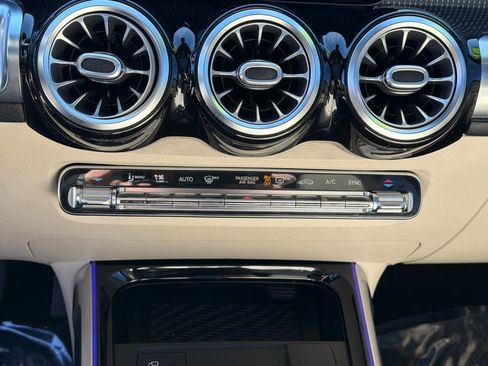 Used 2020 Mercedes-Benz GLB 250 GLB 250 image 26