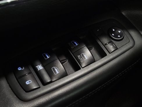 Used 2020 Jeep Grand Cherokee Limited AWD/4WD image 27