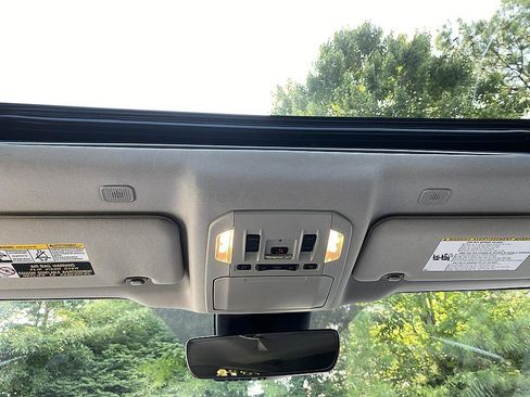 Certified 2025 Toyota Highlander XLE AWD/4WD image 23