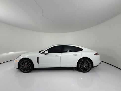 Used 2022 Porsche Panamera image 2