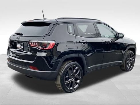 New 2026 Jeep Compass Latitude w/ Sun and Sound Group AWD/4WD image 7