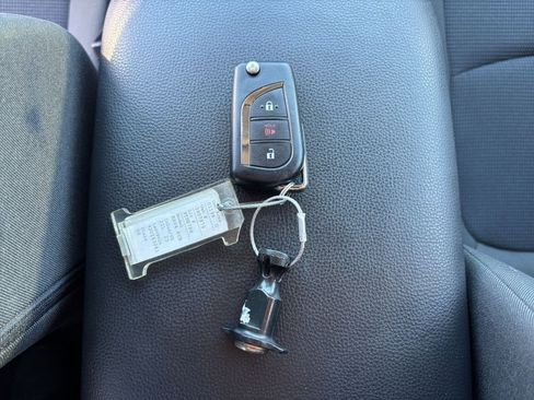 Used 2025 Toyota RAV4 LE image 22