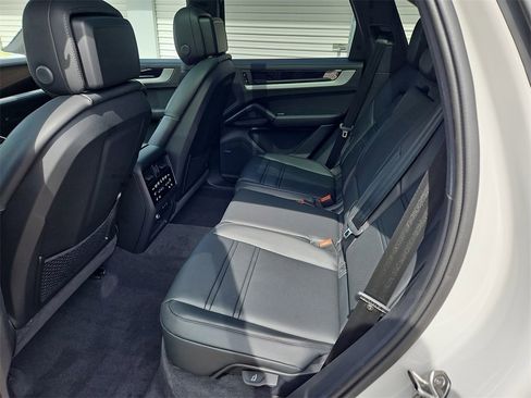 New 2026 Porsche Cayenne S image 28