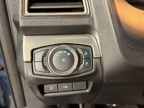 Used 2019 Ford Explorer XLT w/ Equipment Group 202A AWD/4WD image 29