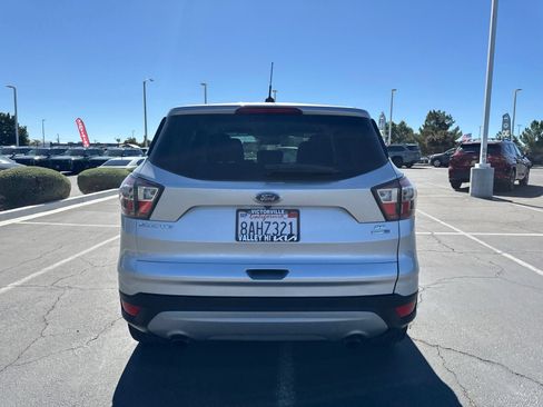 Used 2017 Ford Escape SE AWD/4WD image 9